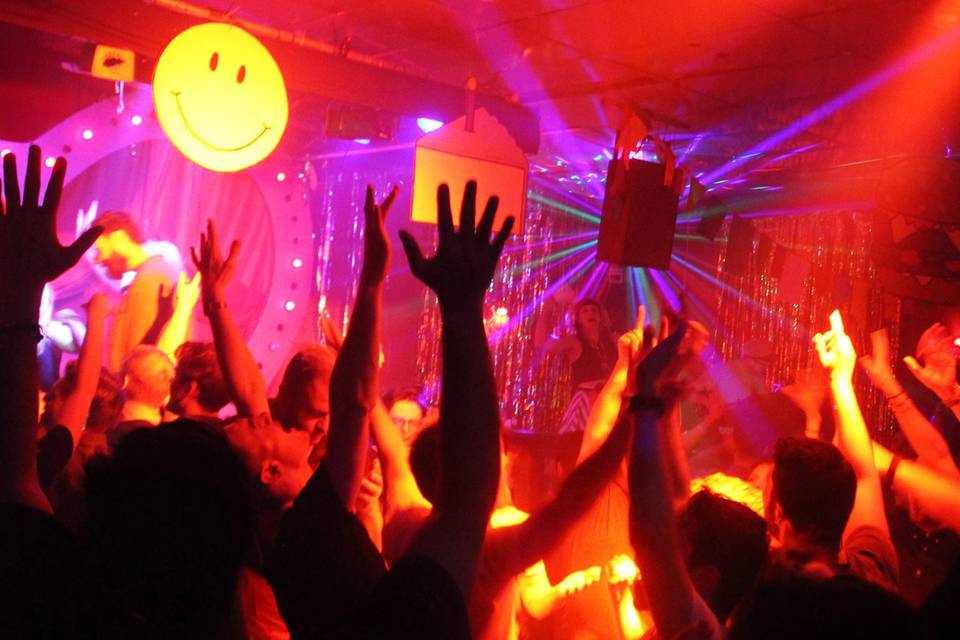 People dancing