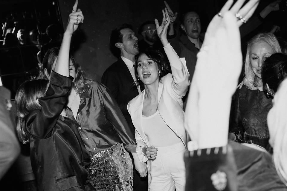 People dancing
