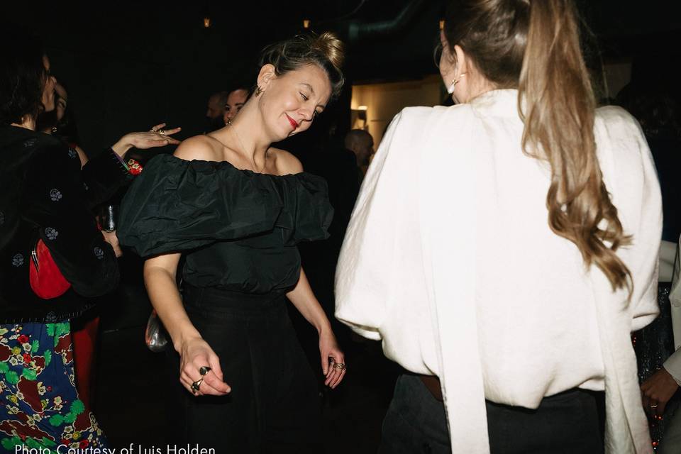People dancing
