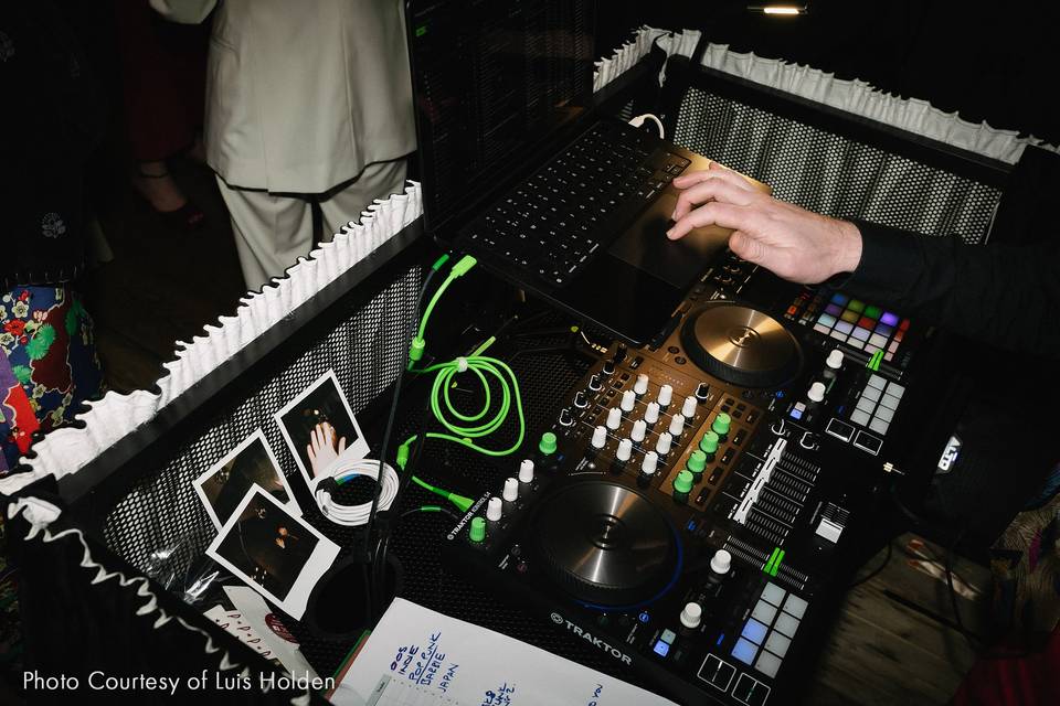 DJ controller