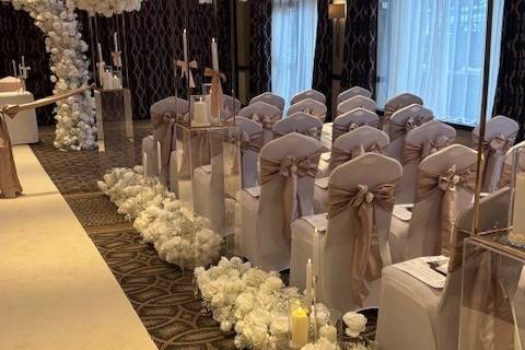 Seating Aisle Decor