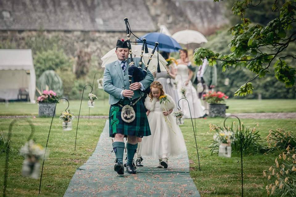 Thistle Piping Central Scotland