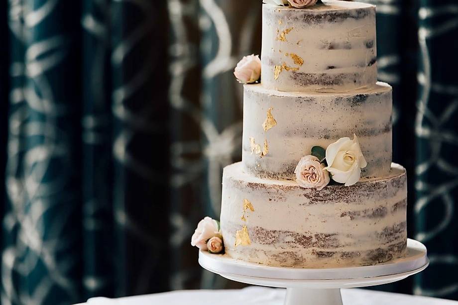 Semi naked wedding cake