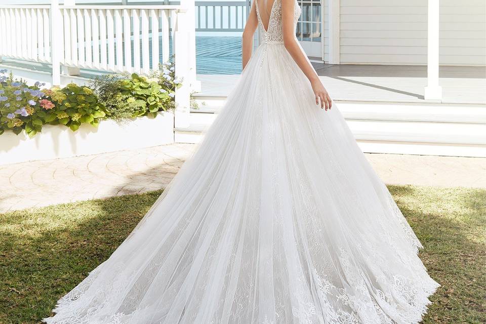 New Rosa Clará Wedding Dresses, Plus Past Collections