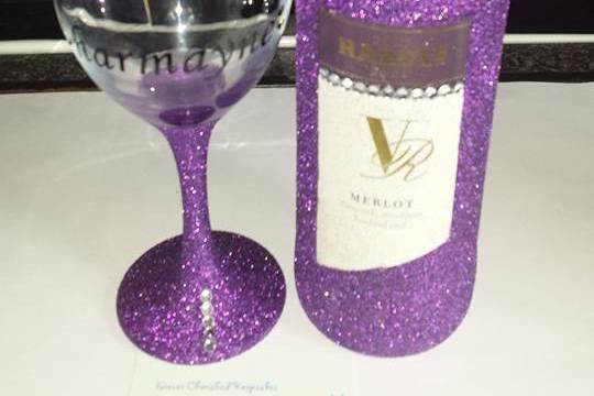 Glittered stem wine glass and glittered bottle