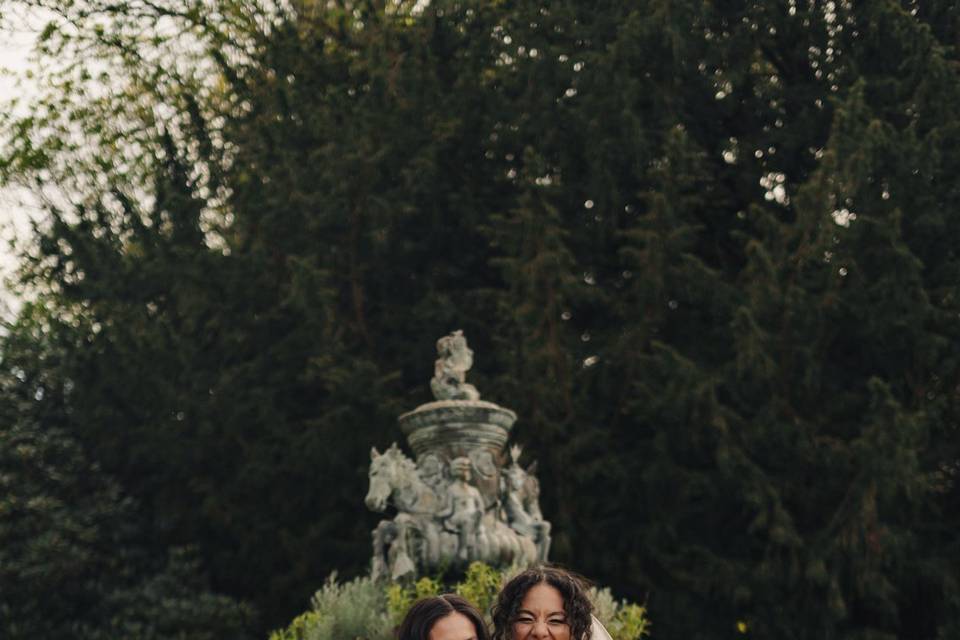 Portrait by the fountain