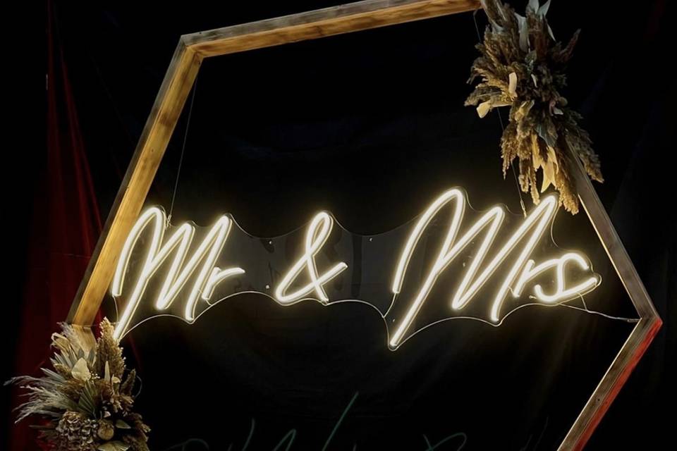 Mr & Mrs