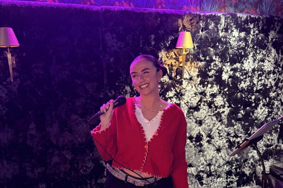 🎤