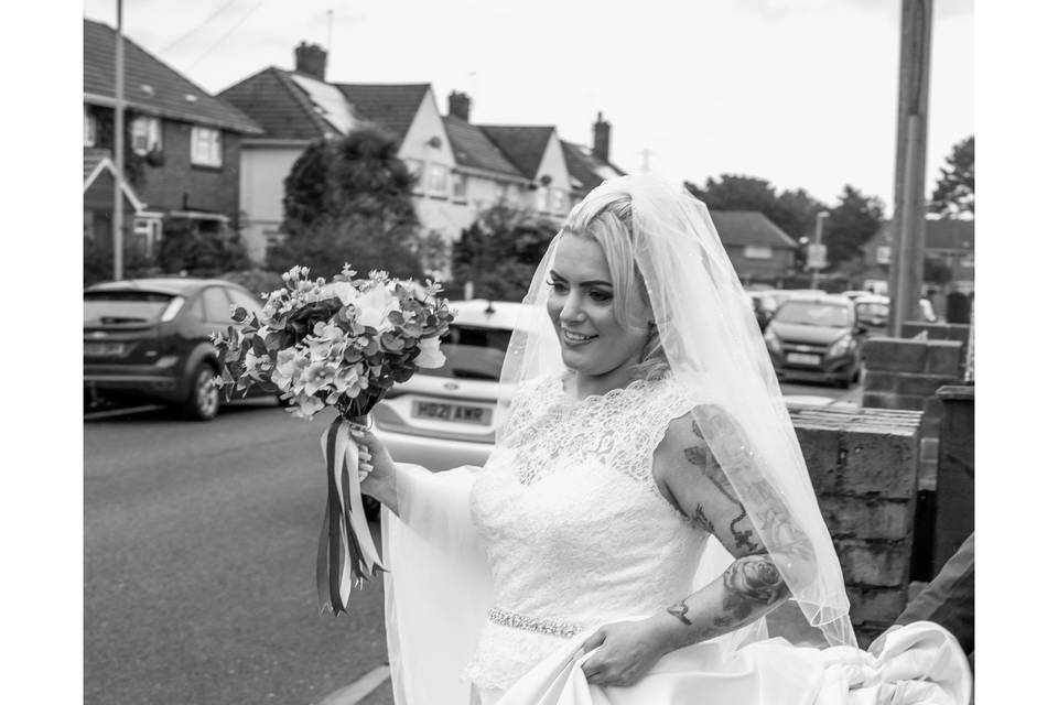 Pre Wedding: Bride leaving
