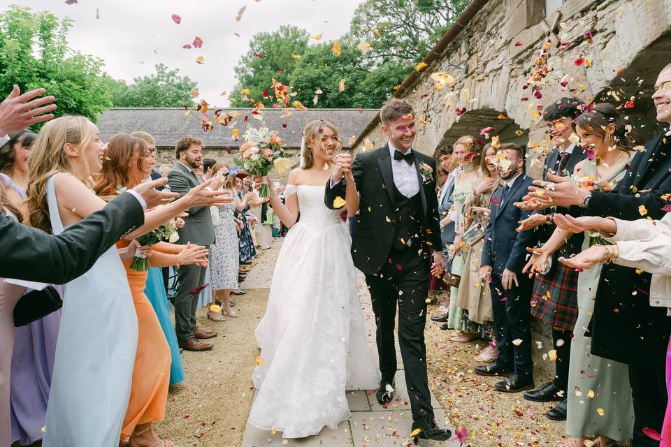 Confetti toss