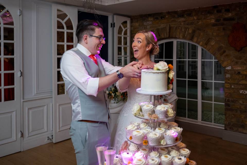 Cake cutting