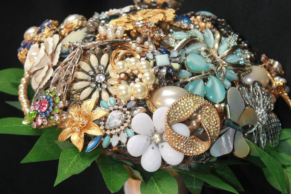 Bespoke brooch bouquet