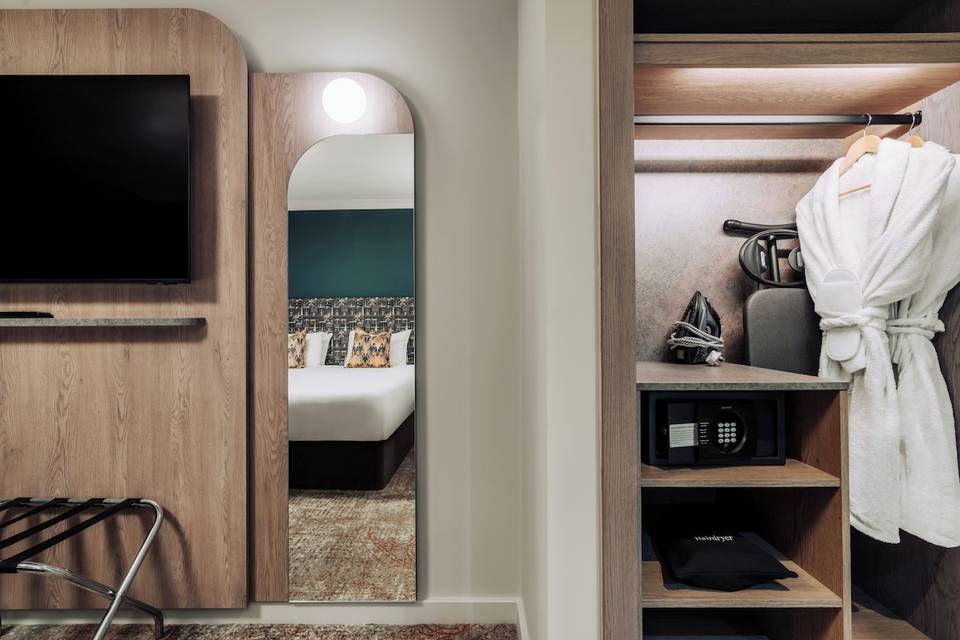 Bedroom