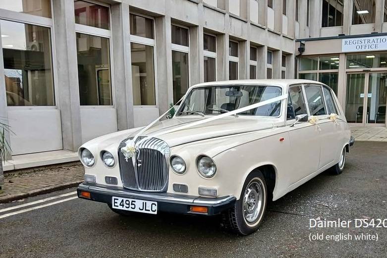 Ivory Daimler DS420 limo