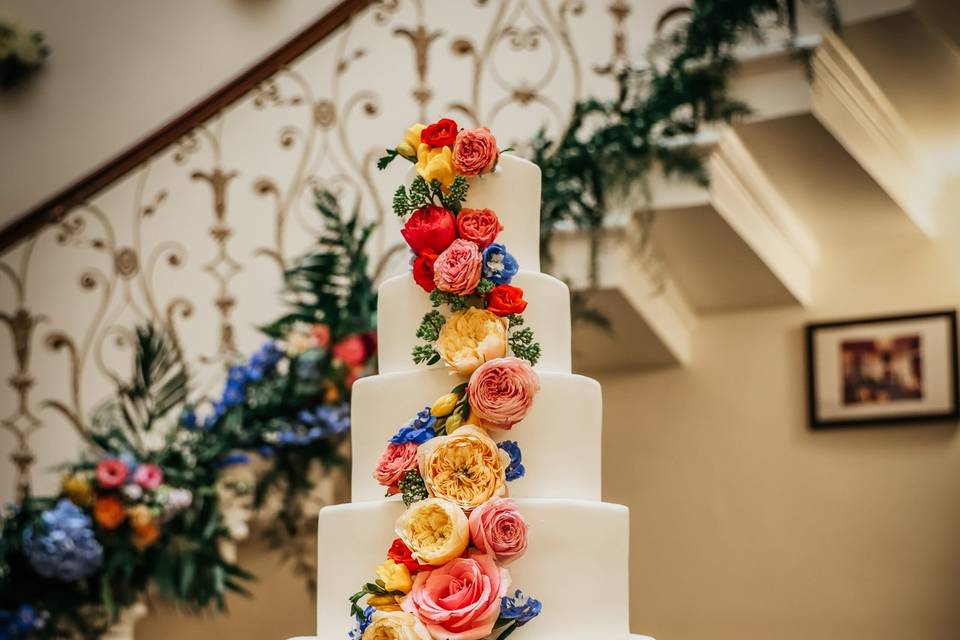 Cake with floral detail