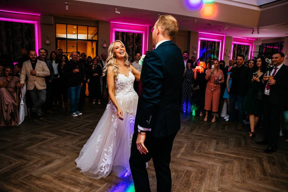 FIRST DANCE VIBES