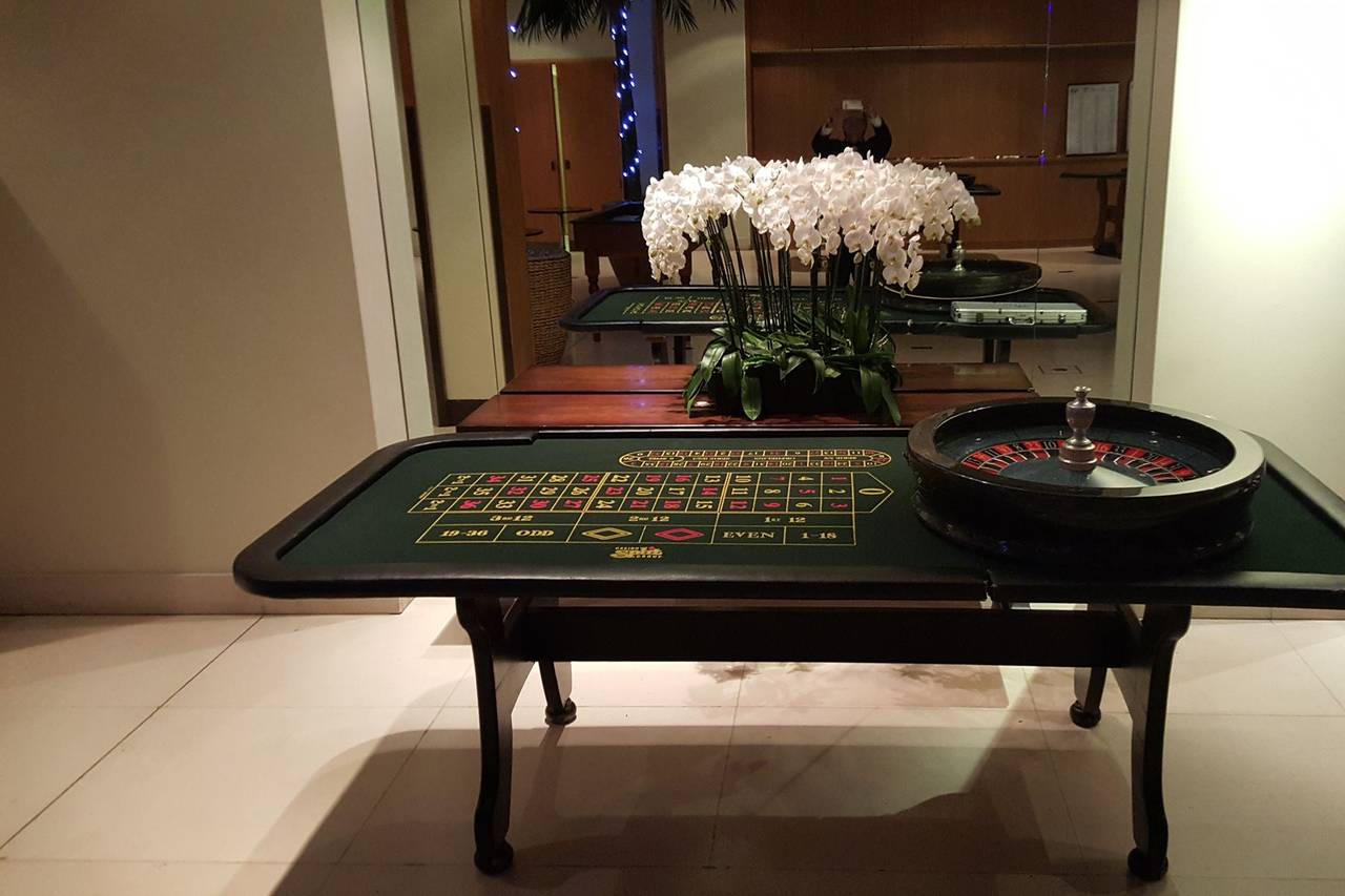 Wedding Casino Hire in West Sussex Wedding Entertainment hitched.co.uk