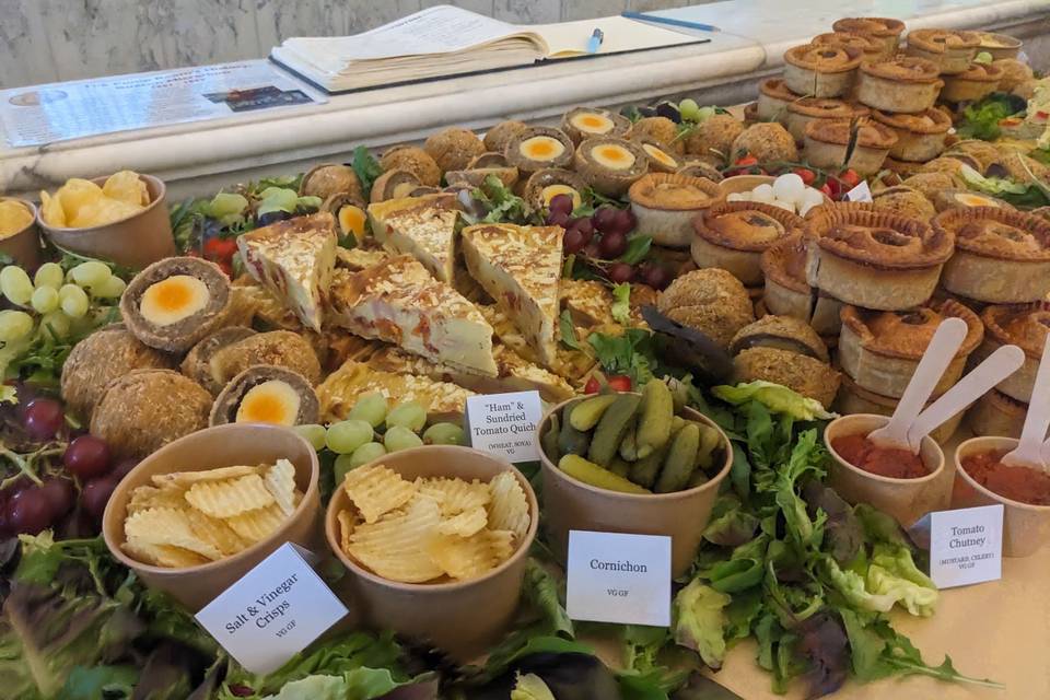 Crisps, Salad, Pickes&Chutney