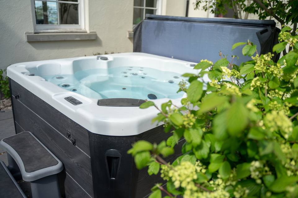 Outdoor Hot Tubs