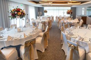 Holiday Inn Castle Marina