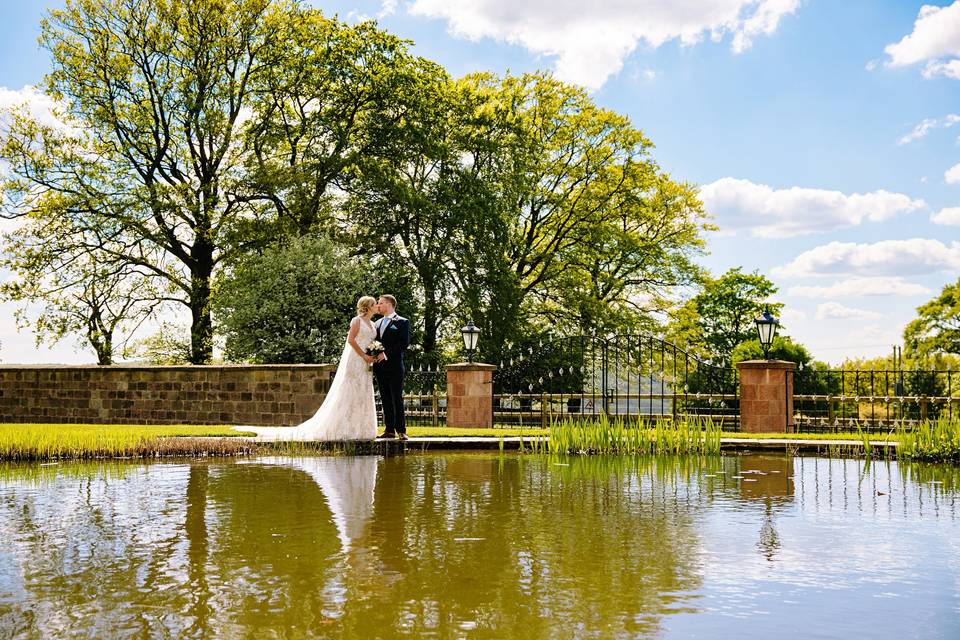 Newlyweds dancing - SMH Photography