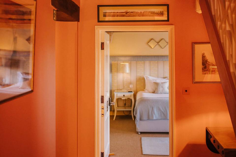 16 luxury bedrooms