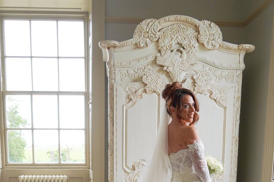 Bride &