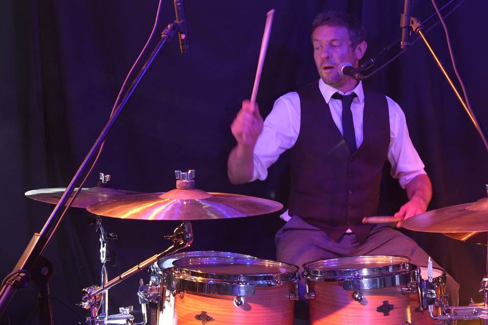 Grooving drummer