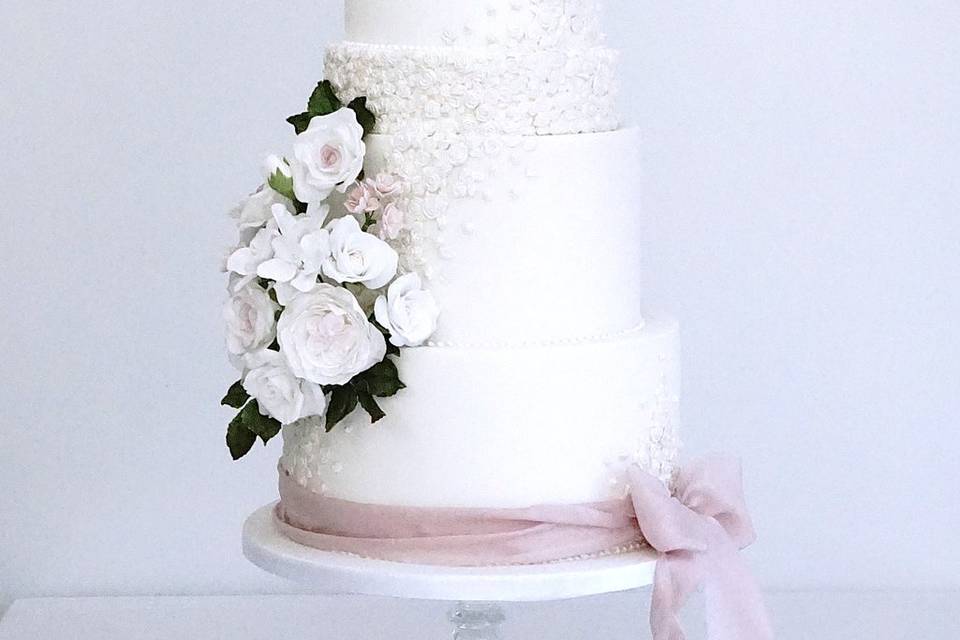 Wedding cake bows & flowers