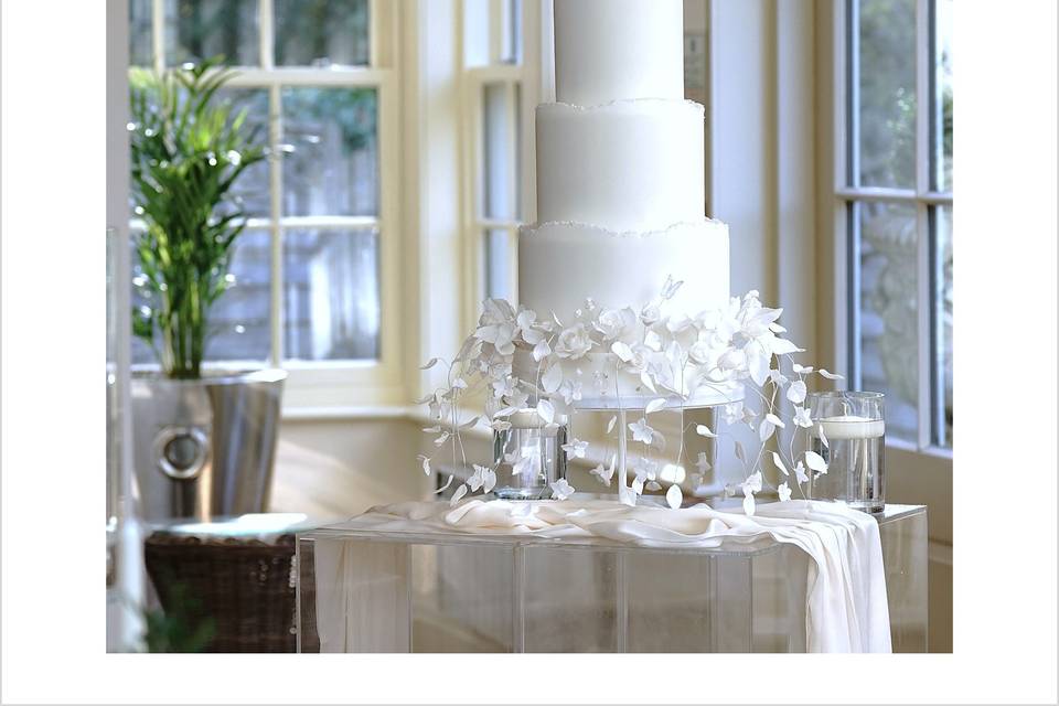 White wedding cake