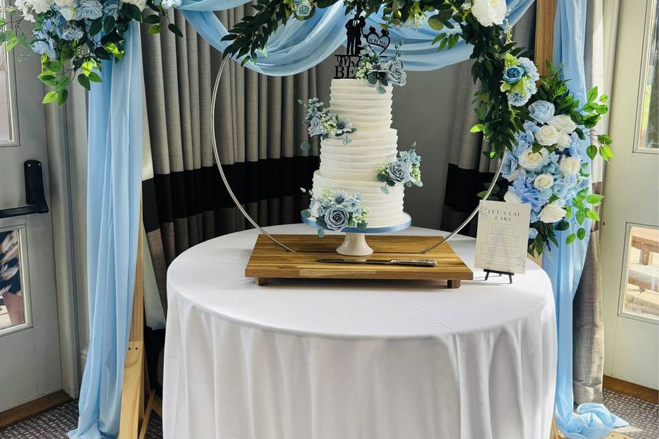 Frames cake arch