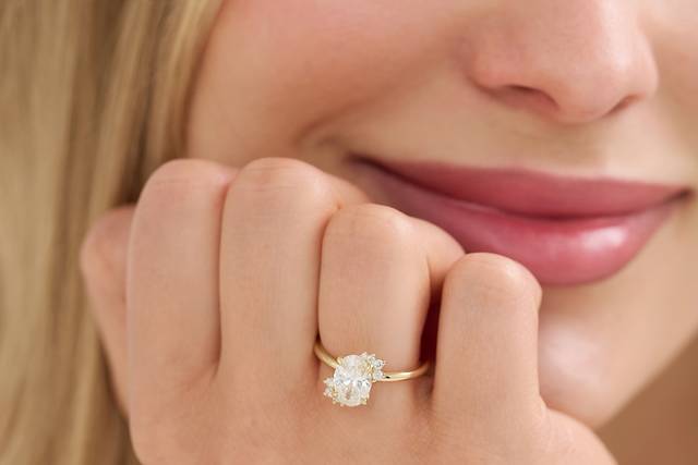 Oval Lab Diamond Solitaire