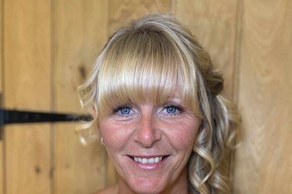 Natural bridal make up
