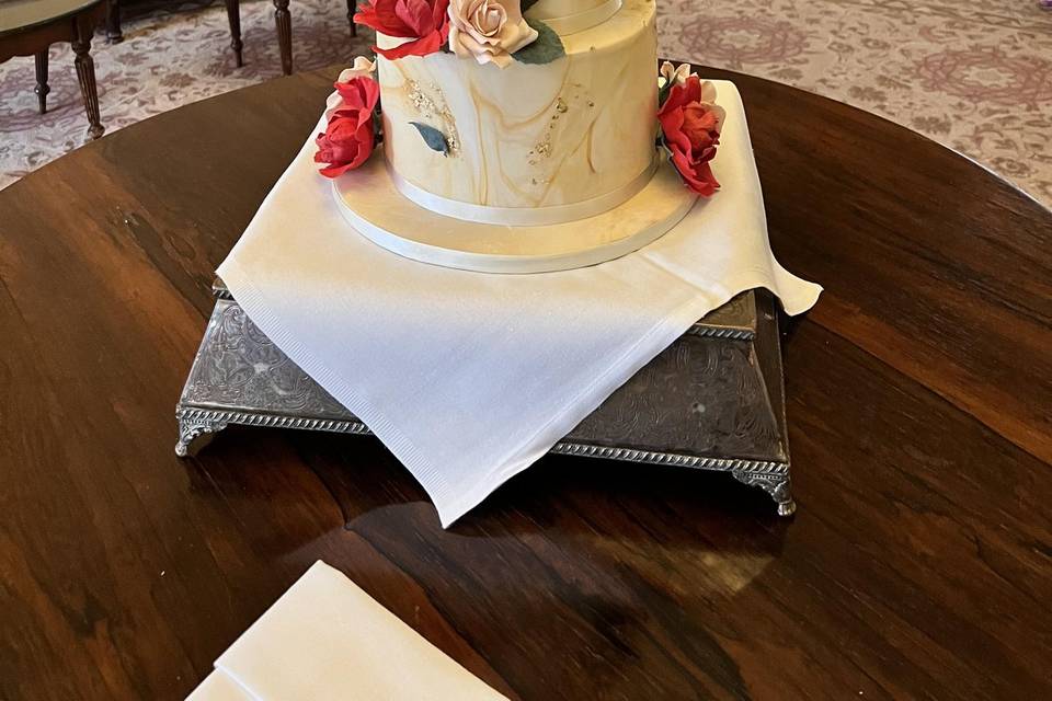 Marble & Roses Wedding Cake