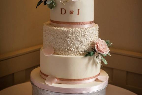 Wedding Cakes by Lisa Broughton