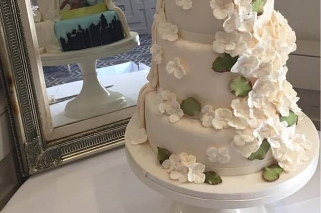 Wedding Cakes by Lisa Broughton