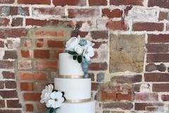 Wedding Cakes by Lisa Broughton