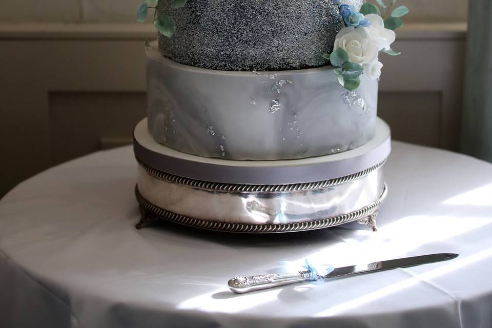 Wedding Cakes by Lisa Broughton