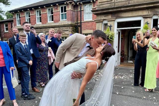 Lancashire wedding kiss