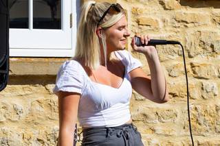 Nelle Curtis music