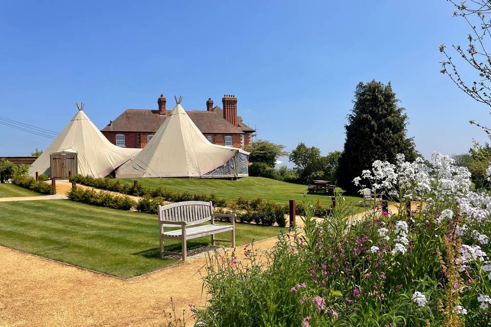 Garden & TIPI