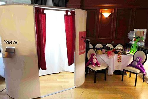 White Fun Booth