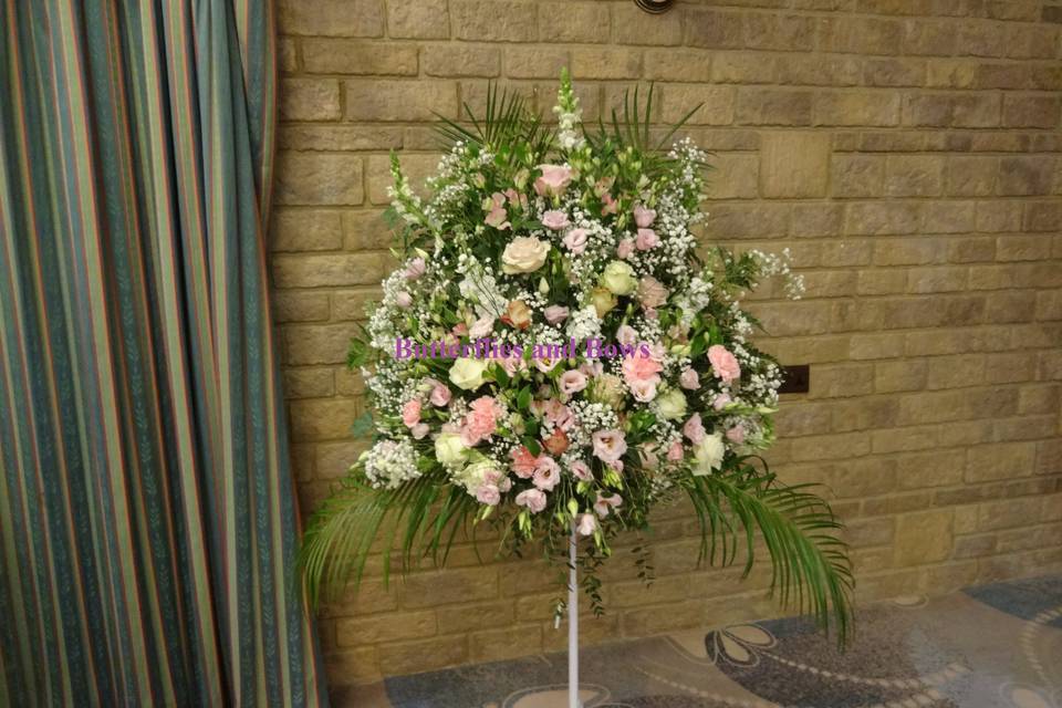 Dusky pink pedestal