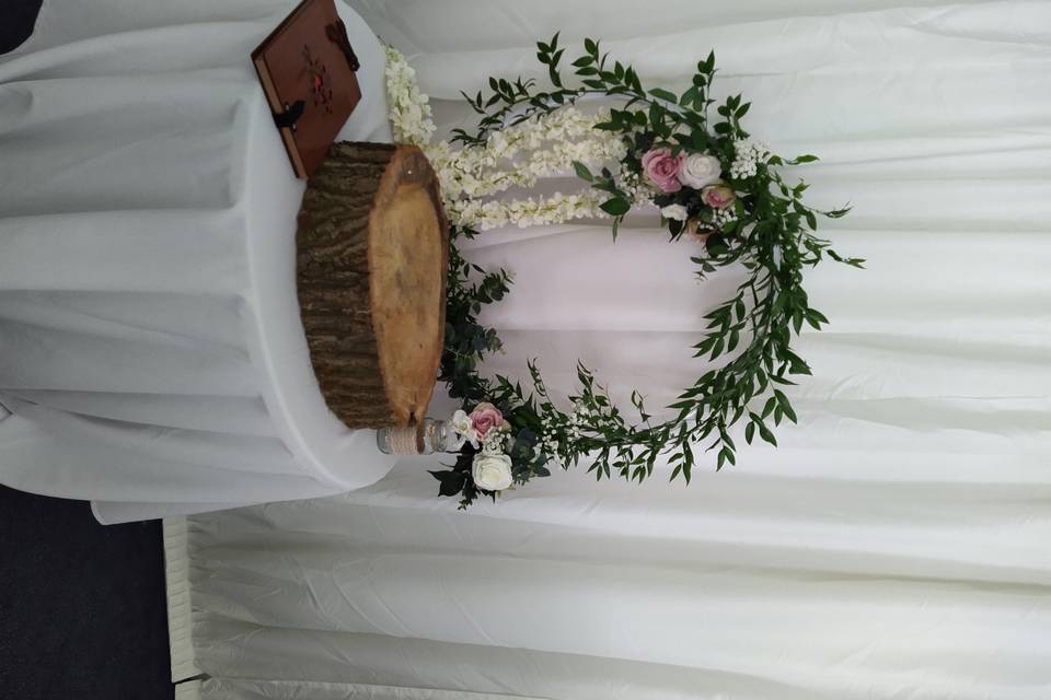 Top table garland