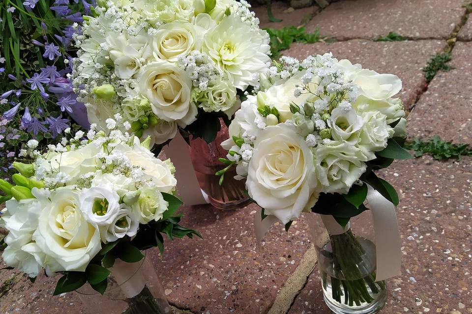 Ivory whote country bouquets