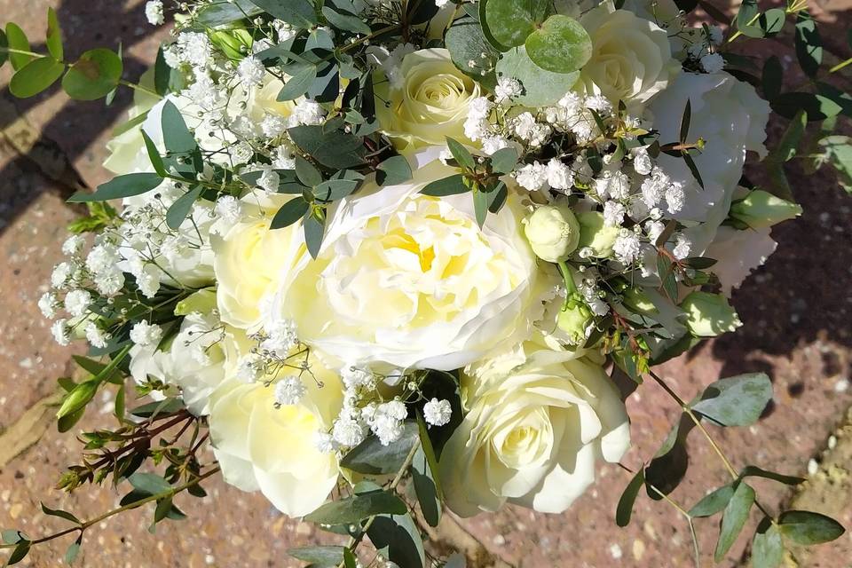 Paeony and rose bouquet