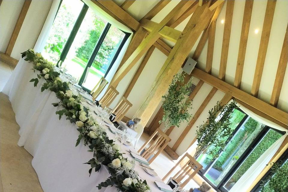 Top table flower garland