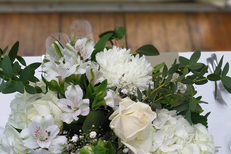 Hydrangea table centre