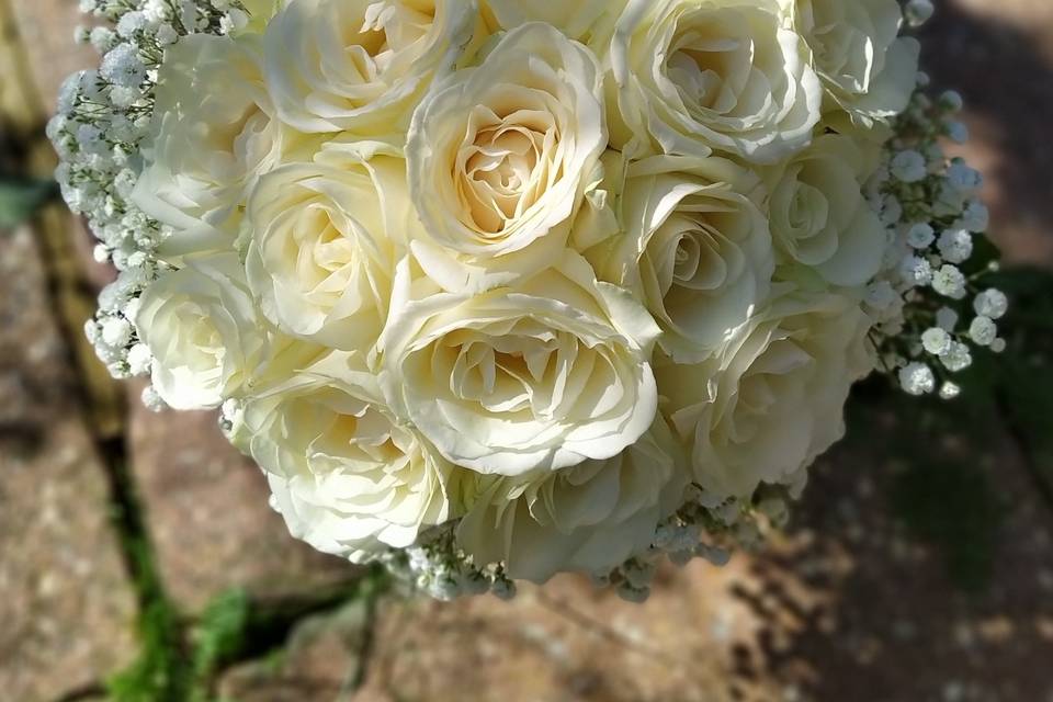 Ivory rose and gyp bouquet