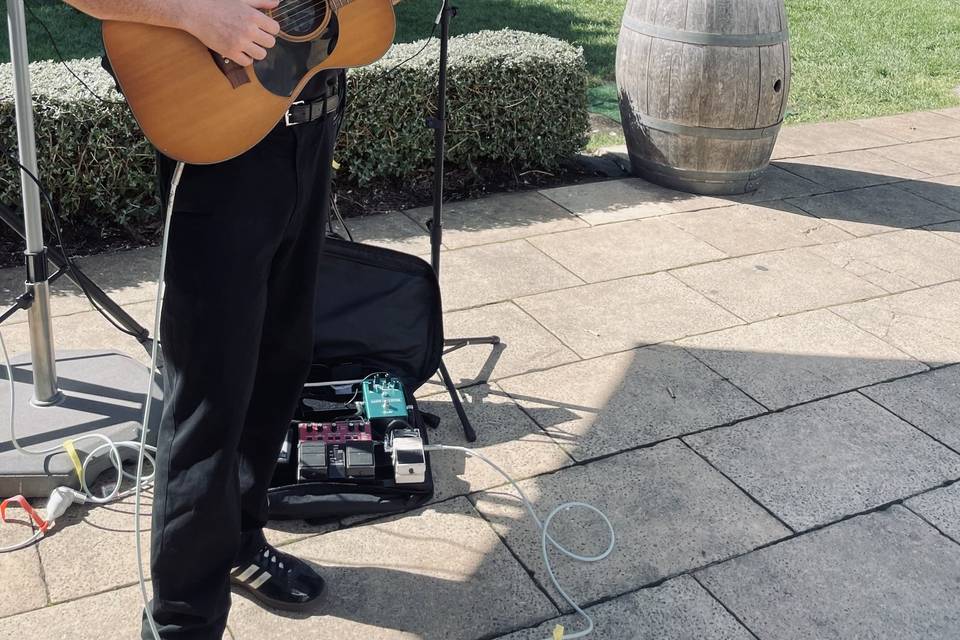 Max Mac (Acoustic + DJ)